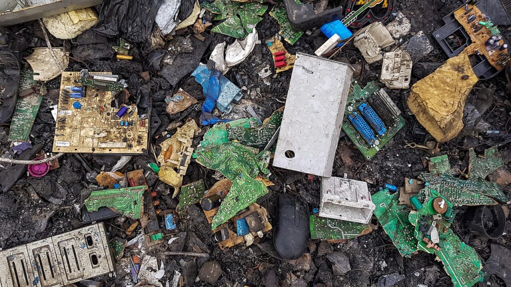 AI-powered robots help tackle Europe’s growing e-waste problem